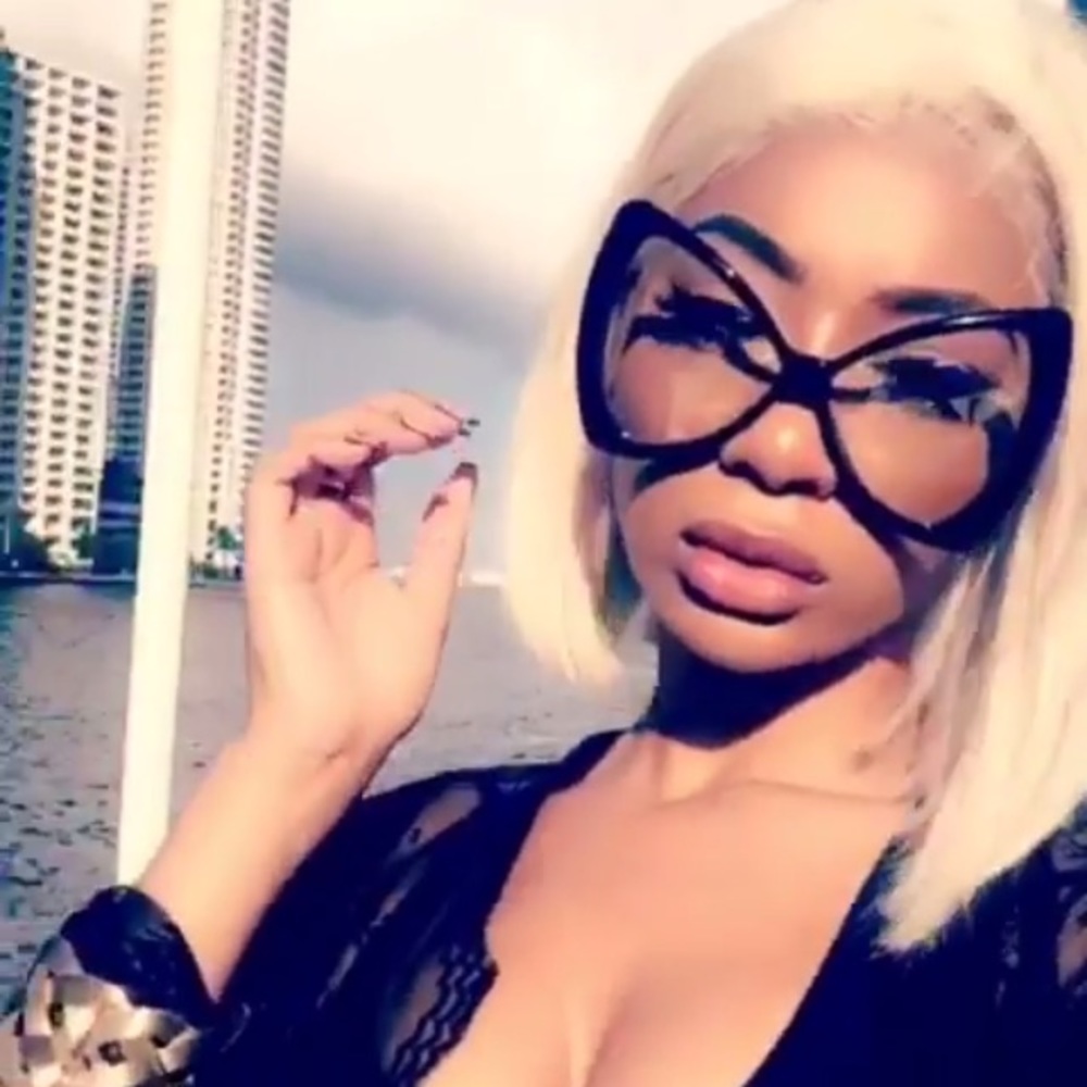 OVER SIZED CLEAR BOWTIE GLASSES